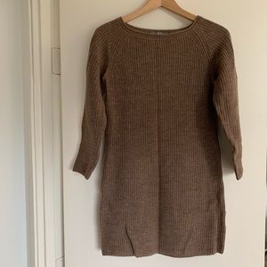 Uniqlo long brown sweater size XS